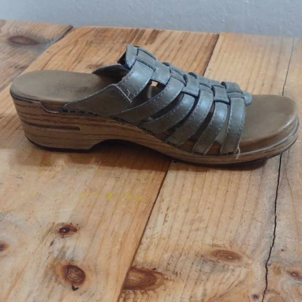 Dansko Marion Green Leather Open Toe Platform Clog Sandals Size 41